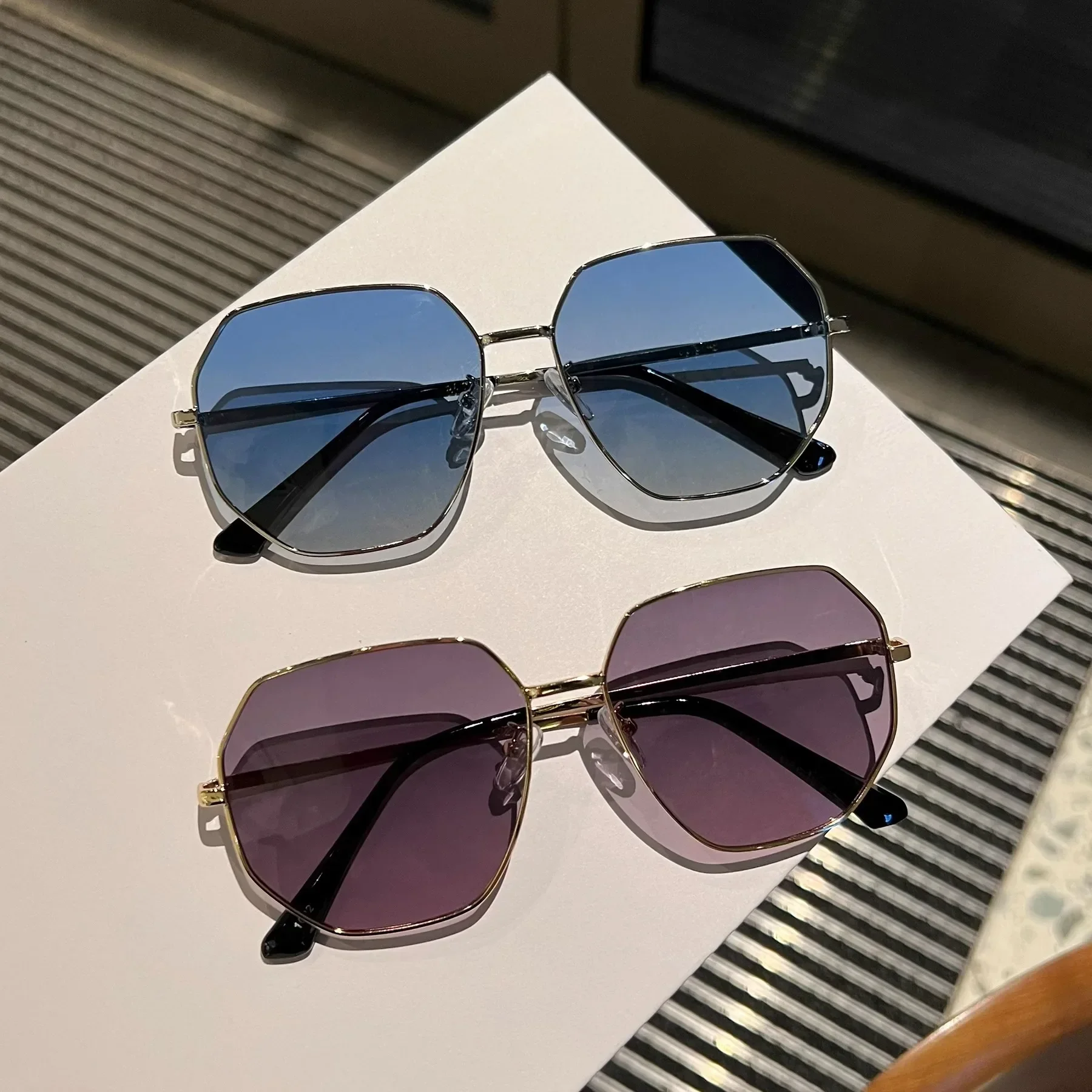 

Trending Vintage Hexagon Sunglasses Women Men Brand Designer Alloy Frame Cutting Lens Polygon Sun Glasses for Women Party Shades
