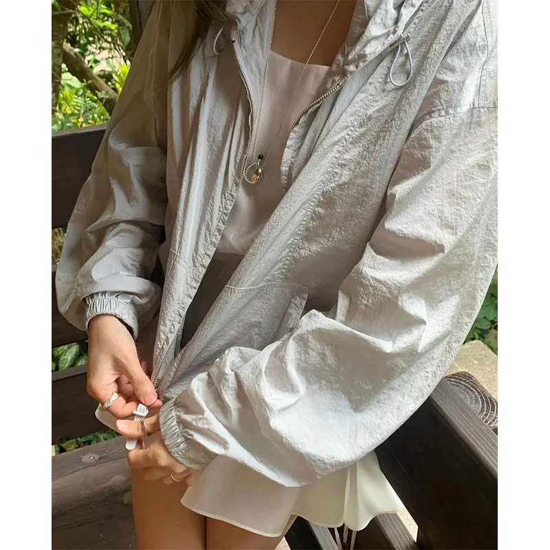 

Повседневная универсальная куртка Dongda Gate 25, весенний капюшон на молнии, свободная солнцезащитная куртка, женская модная универсальная верхняя одежда...