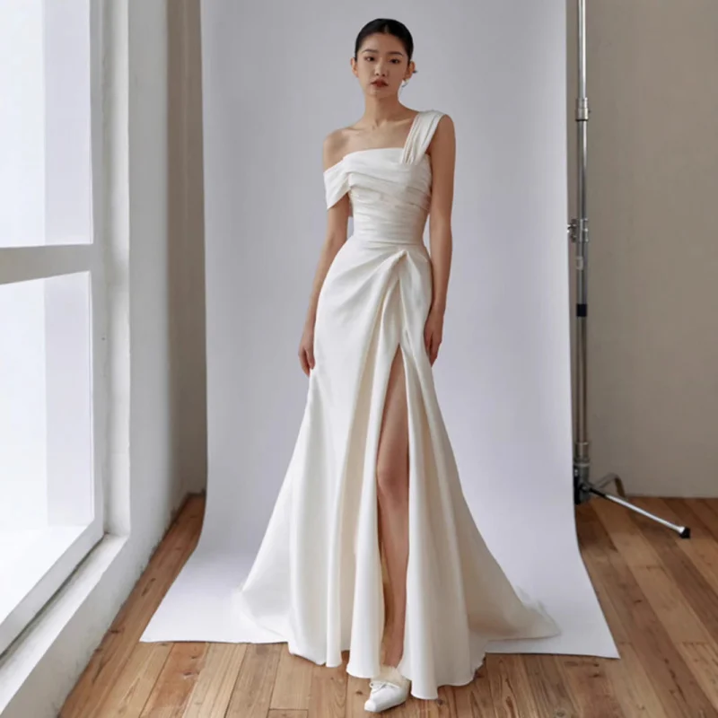 

Satin Off-Shoulder Wedding Dress High-Quality New Simple Bride Welcome Out Lightweight Dress Slimming Engagement Dress