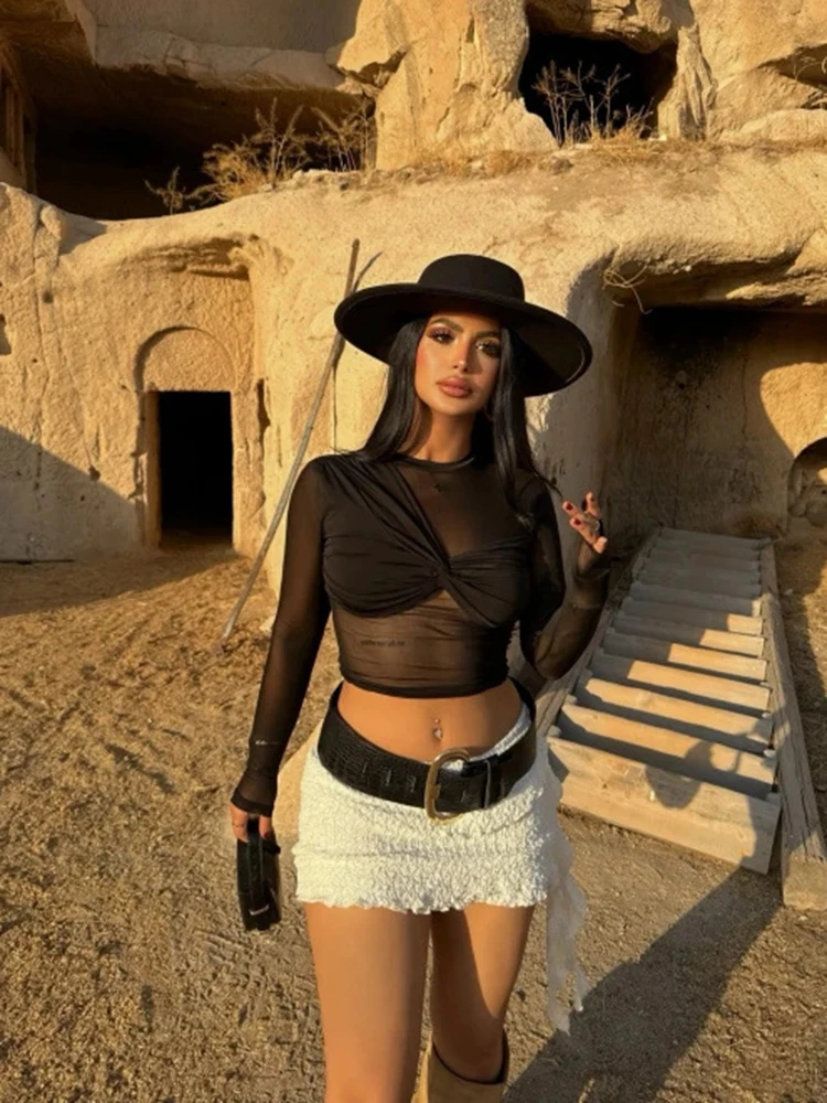 تي شيرت نسائي قصير شبكي موضة 2026 مثير شفاف بياقة دائرية وأكمام طويلة ملابس خروج نسائية Y2K #4