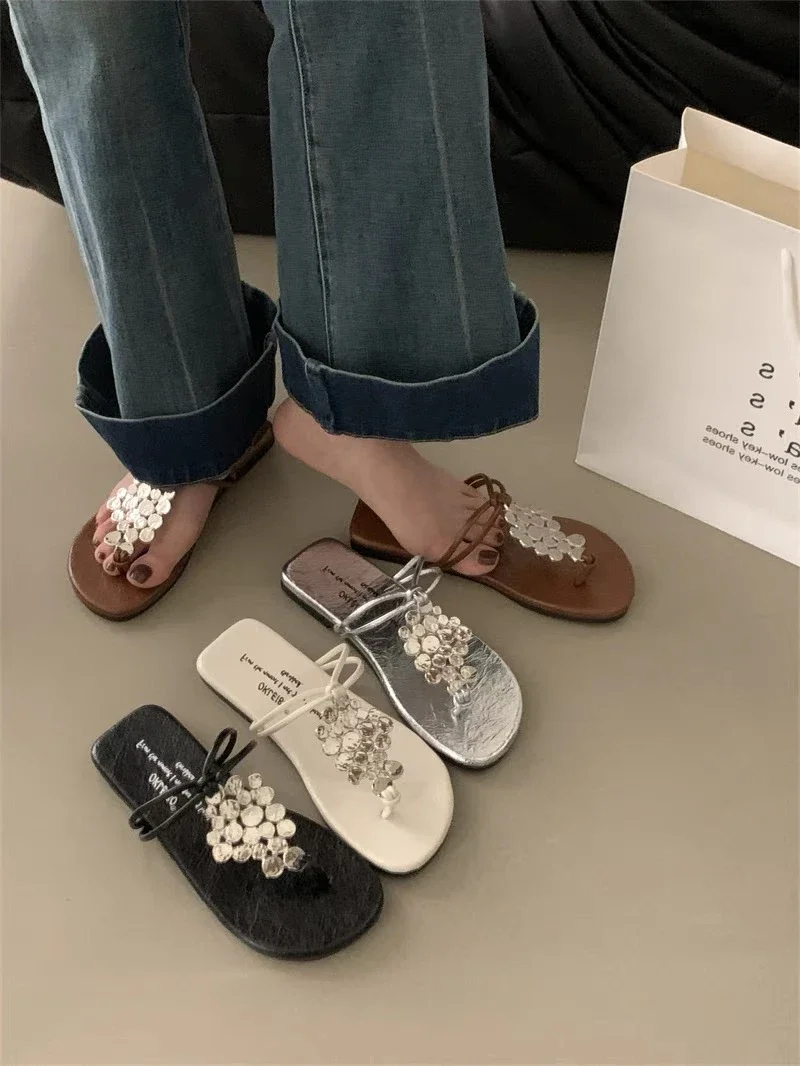 

2024 Women's Slippers Summer Sandals New Flat Silver Women's Shoes Light Slippers Women's Outerwear Casual Flip Flops Fashion 40