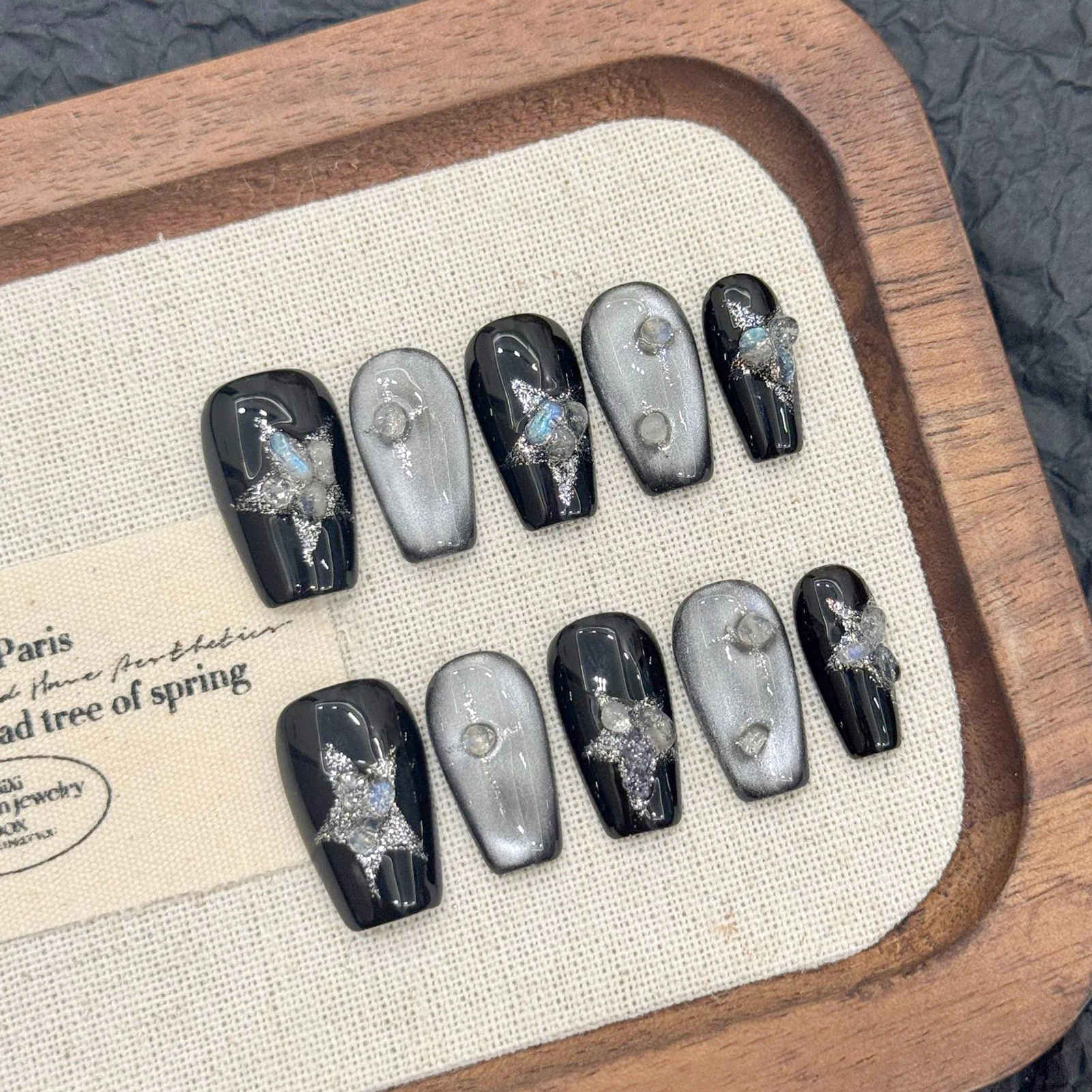 

10pcs Sweet Cool Manicure Y2k Flash Silver Star Designs Black Grey Cat Eye Handmade False Nails Short Ladder Press On Nails