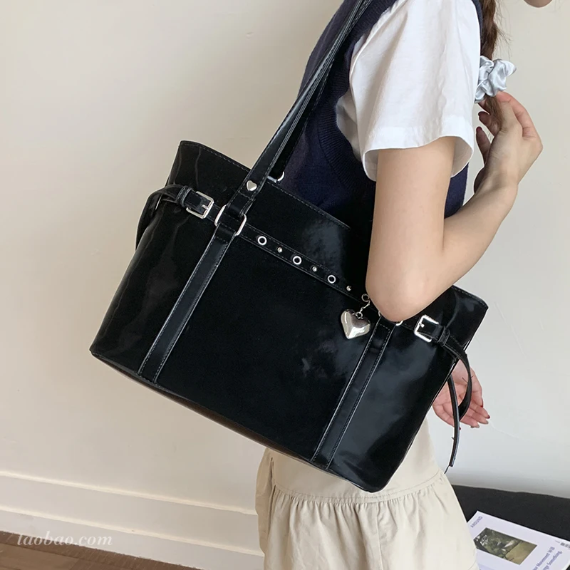

Fashion Commute Large Capacity Tote Bag Women Autumn New Multi Purpose Student Backpack Casual Versatile One Shoulder Bags ﻿