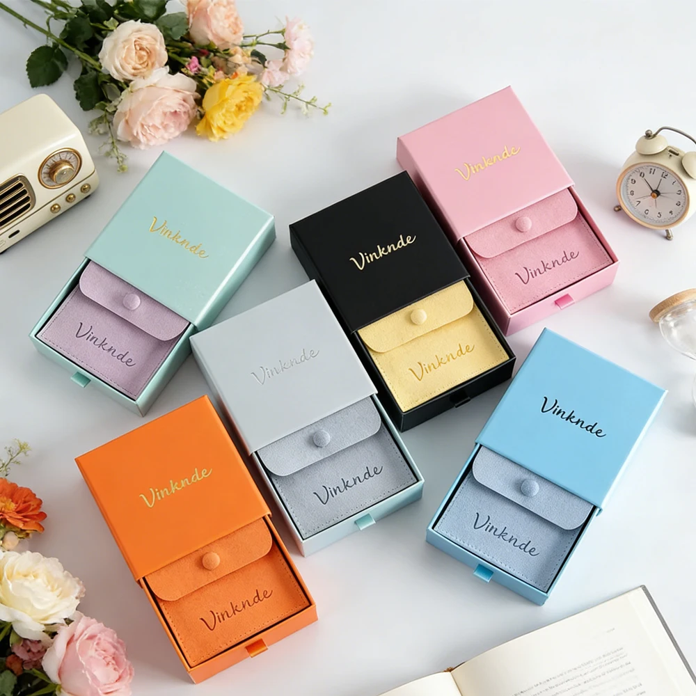 

Drawer Jewelry Gift Boxes 50Pcs 9x9x2.5cm Cardboard Sliding Box Microfiber Snap Bags for Necklace Ring Storage Custom Logo Bulk