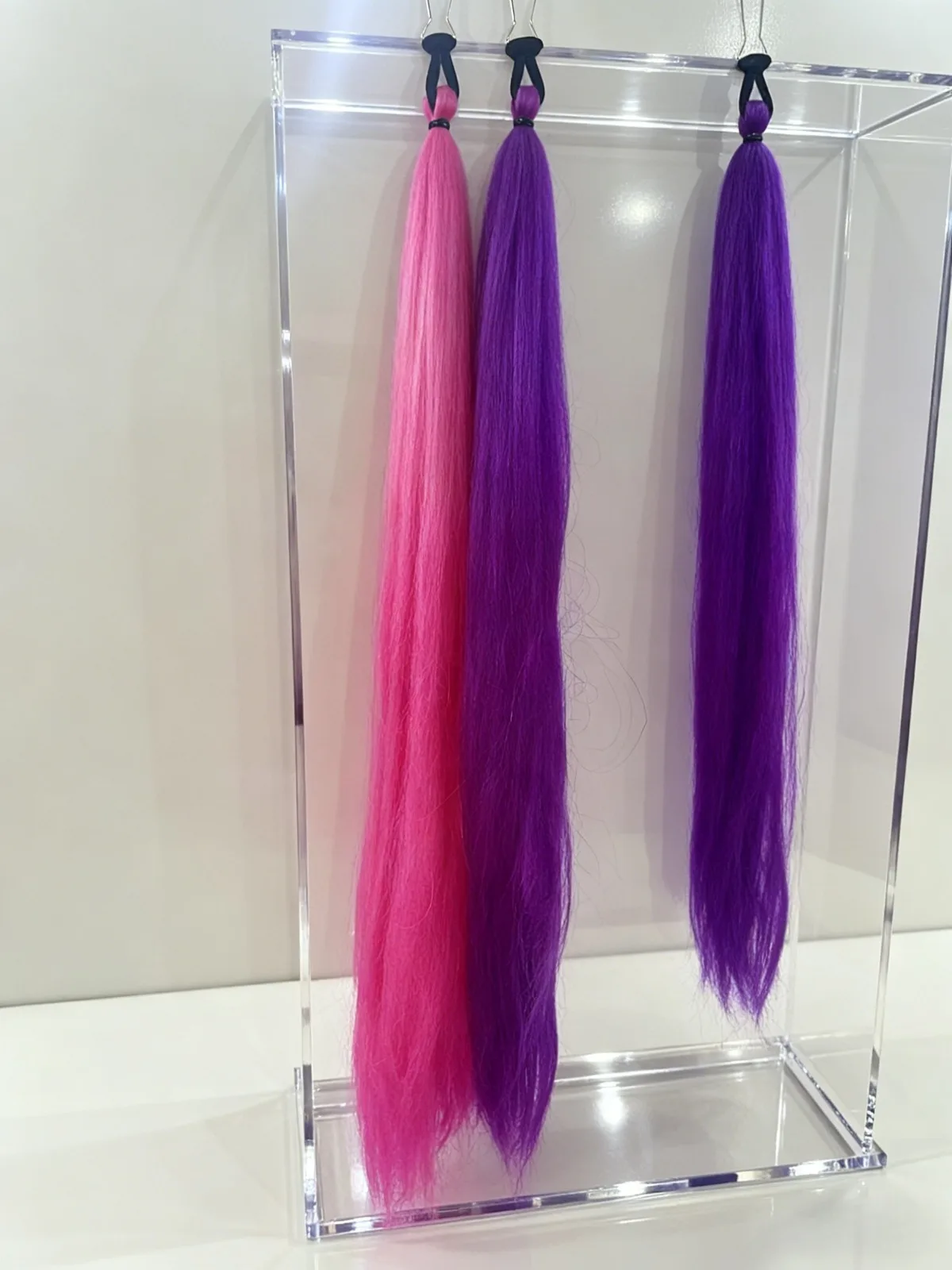 Kolorowy doczepiany kucyk: Idealny do kostiumów świątecznych i cosplay dla dorosłych i dzieci.