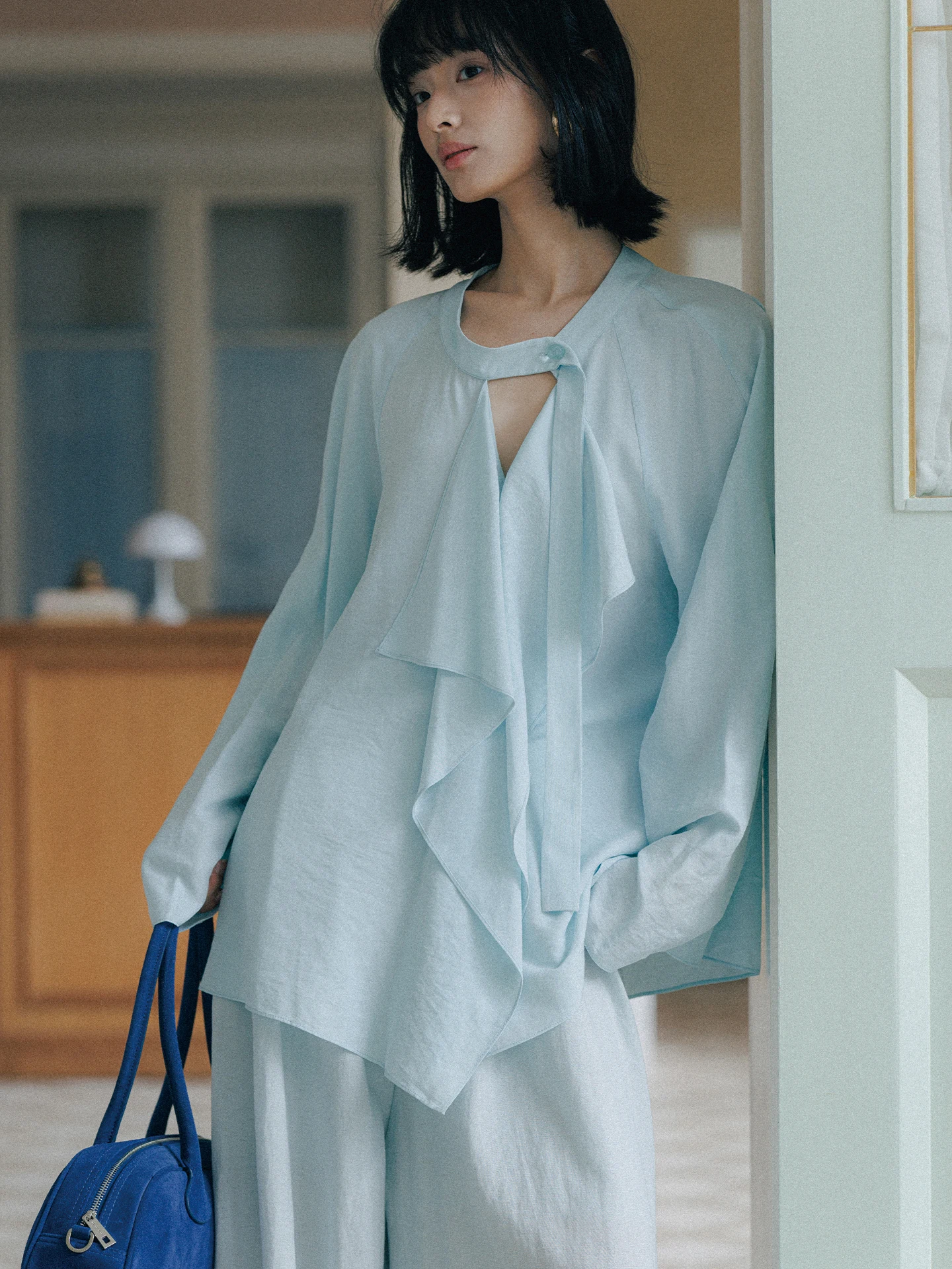 

Охлаждающая рубашка свободного кроя с асимметричным подолом и воротником, защита от сминания, элегантный стиль, длинный рукав, женская, премиум-качество, полиэстер...