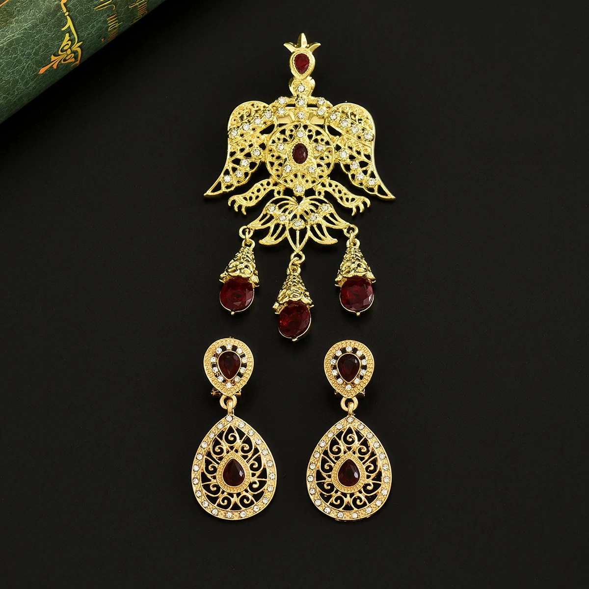 

Classic Moroccan Style Two-Piece Floral And Bird Design Ladies' Brooch And Drop-Shaped Earrings Set Of Jewelry And Accessories