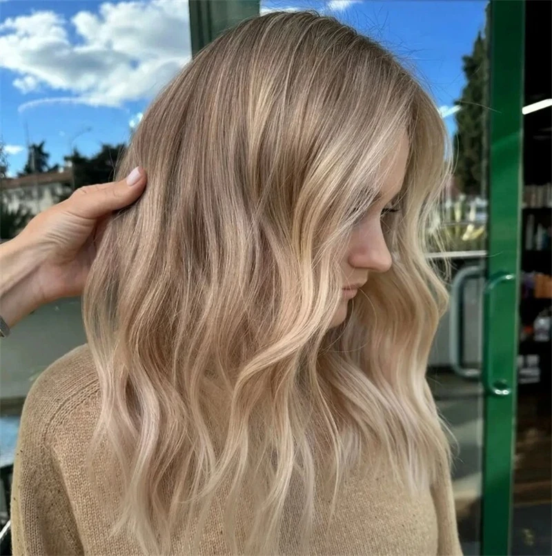 วิกผมแฟชั่นทรงบ็อบไล่สีน้ำตาลอมบลอนด์แบบ HD Lace Front 13x4 คุณภาพสูง วิกผมใยสังเคราะห์แสกกลาง สำหรับผู้หญิง ใช้ได้ทุกวันอย่างเป็นธรรมชาติ