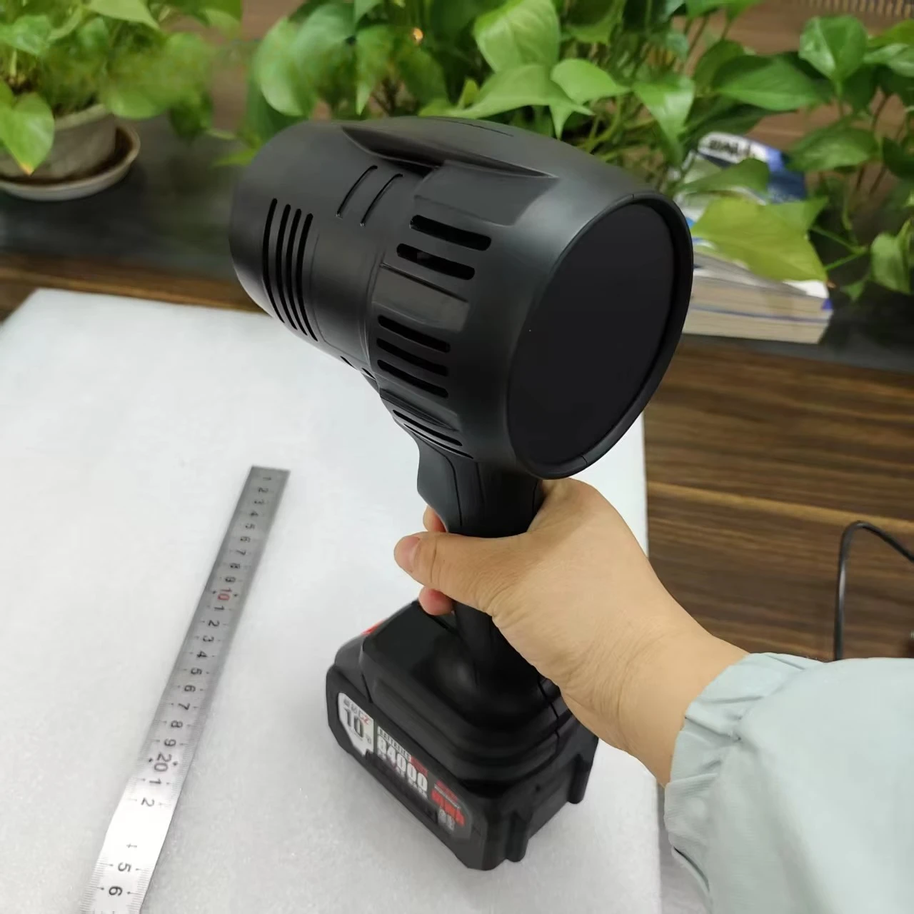Portable Rechargeable UV Lamp LED Car Paint Flaw Detector Wireless Automotive Sheet Metal UV Curing Light for Paint Drying