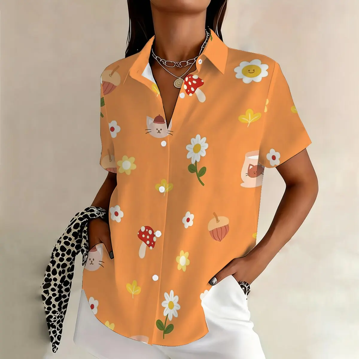 

Простая и стильная женская летняя рубашка больших размеров с короткими рукавами и принтом в виде мультяшного кота, модный универсальный топ на каждый день.
