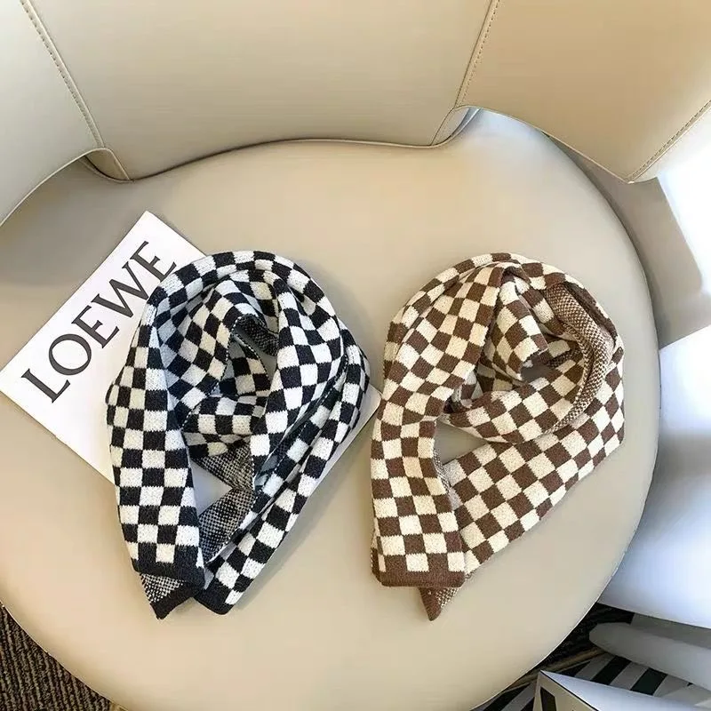 Black and white checkerboard checkerboard knitted scarf Korean version black and white check children\'s scarf warm autumn and wi