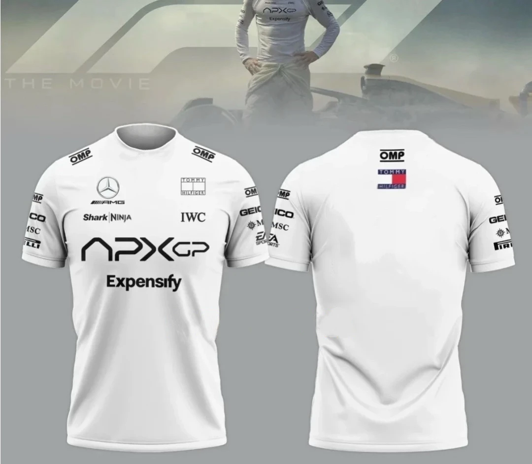 Гоночный фильм с одинаковым гоночным костюмом F1