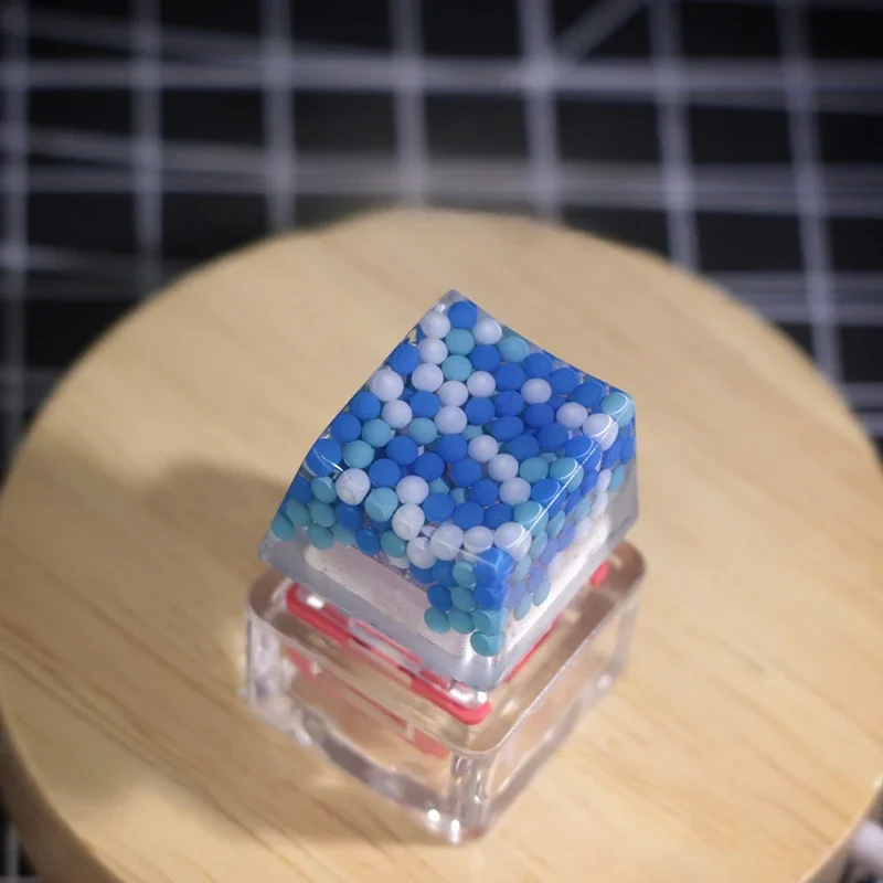 Personalized keycap Single light-transmitting couple gift resin mechanical keyboard cap OEM high blueberry bubble keyboard cap