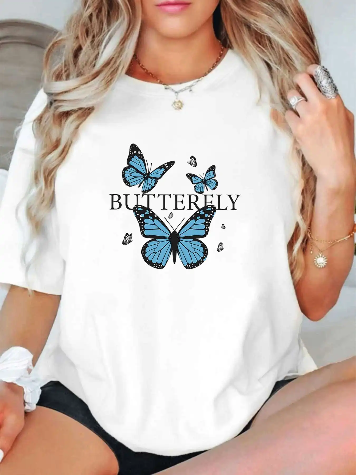 

Plus Size Women's Round Neck Short Sleeve T-shirt with Elastic Half Sleeves and Trendy Prints