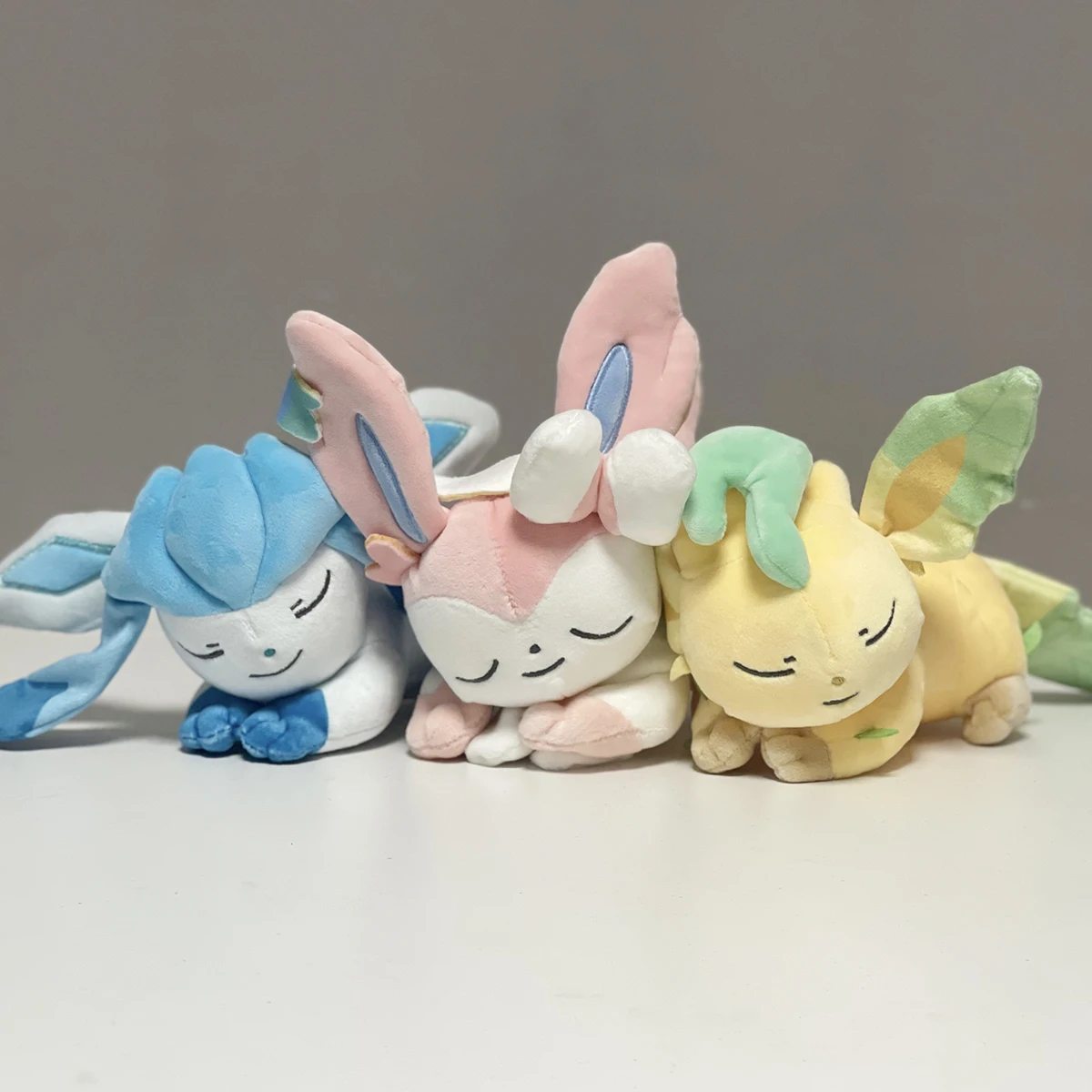Новая плюшевая игрушка «Спящий покемон», мягкая милая кукла Eevee Evolution Glaceon Leafeon Sylveon, подарки