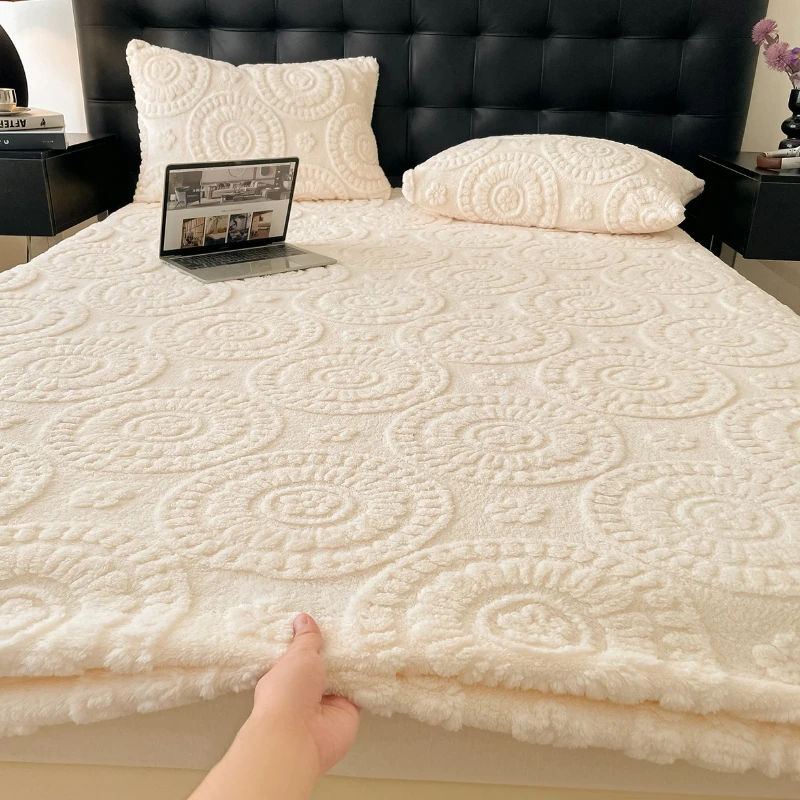 قبعة سرير من صوف التفتان من الدرجة الأولى لعام 2025، أغطية مرتبة سميكة ودافئة على شكل زهرة للخريف والشتاء مع مفرش سرير قابل للتمدد
