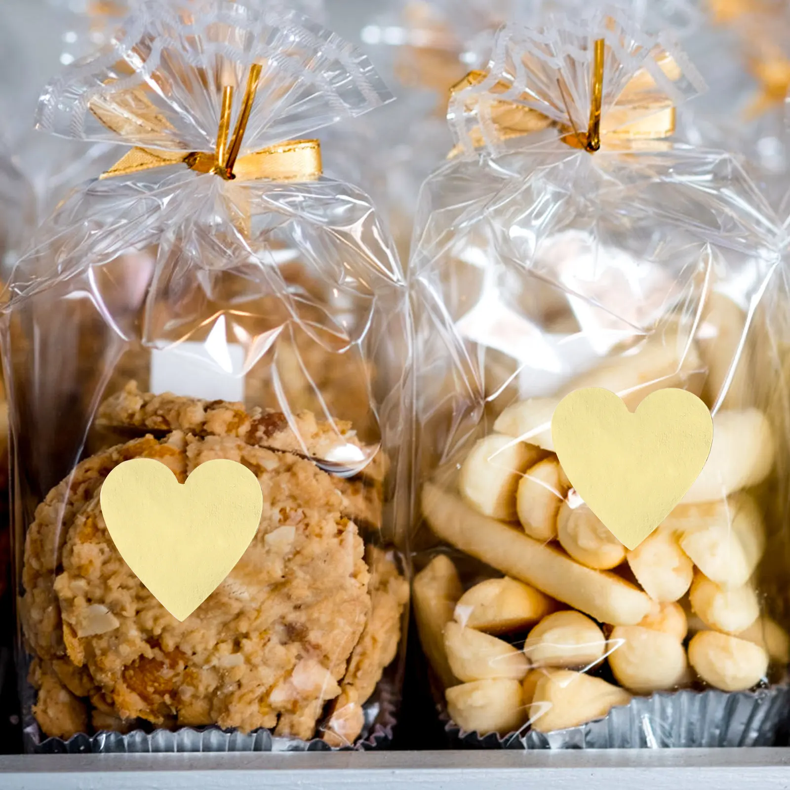 

2 Rolls Decorative Heart Shaped Stickers Ideal for Sealing Mailers Gift Wrapping Baking Boxes Party Favors Wedding Stationery