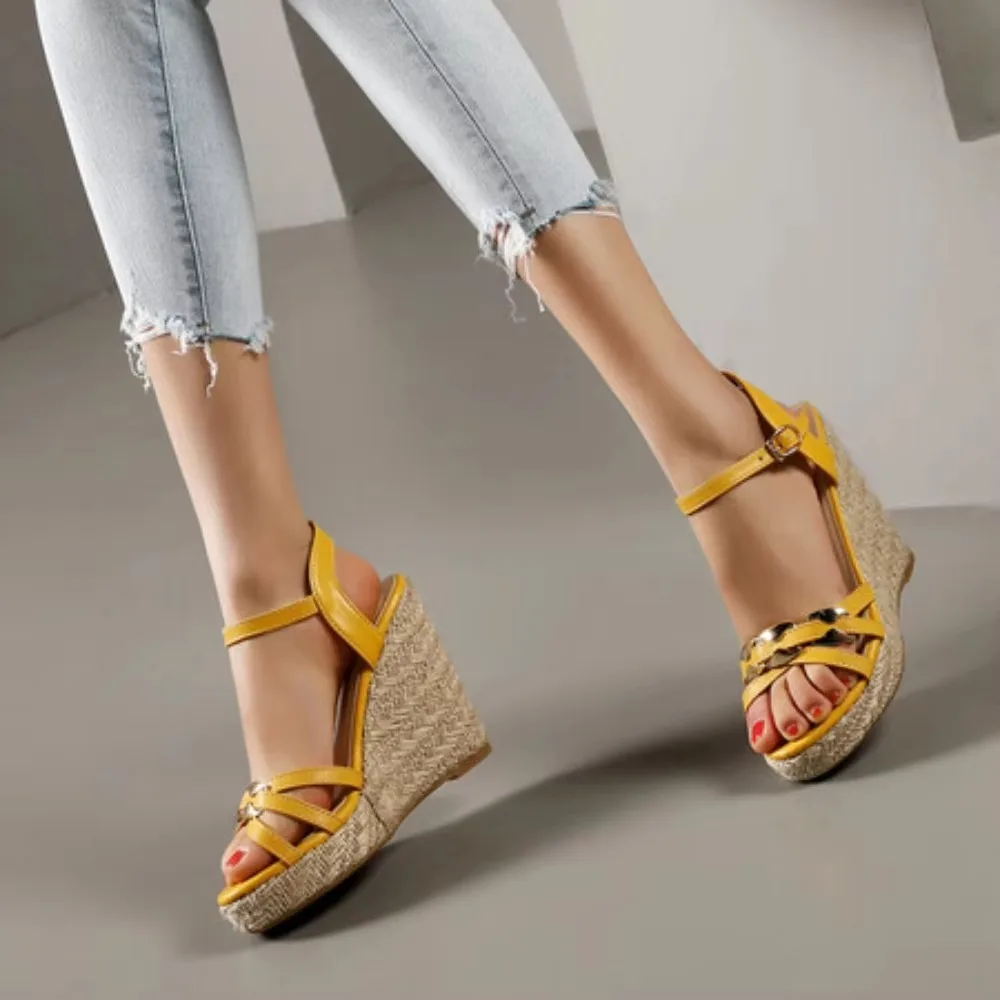 2026 New Summer Thick Sole Slope Heel High Heel Cake Sandals Women's Shoes Grass Knitted Sandals