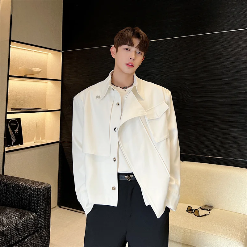 

Мужская короткая куртка-жакет с подплечниками, корейская версия, повседневный стиль, с боковыми пуговицами, приталенный крой, из полиэстера.