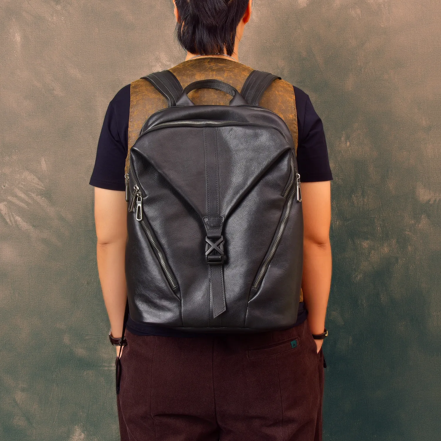 Weekend casual travel high-quality genuine leather men's black backpack designer handmade soft cow leather laptop schoolbag
