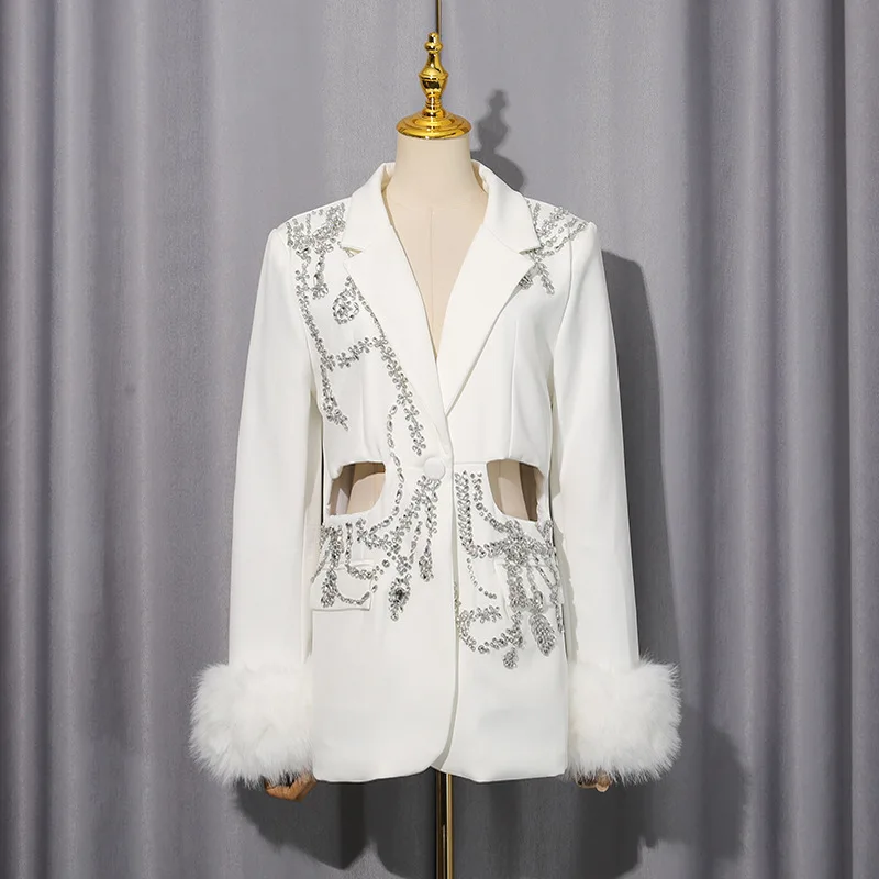 HKSH Primavera Autunno Giacca da donna nuova Heavy Craft con borchie Diamanti Scava fuori la vita Bottone singolo Polsini in pelliccia Cappotti di lusso HK14826