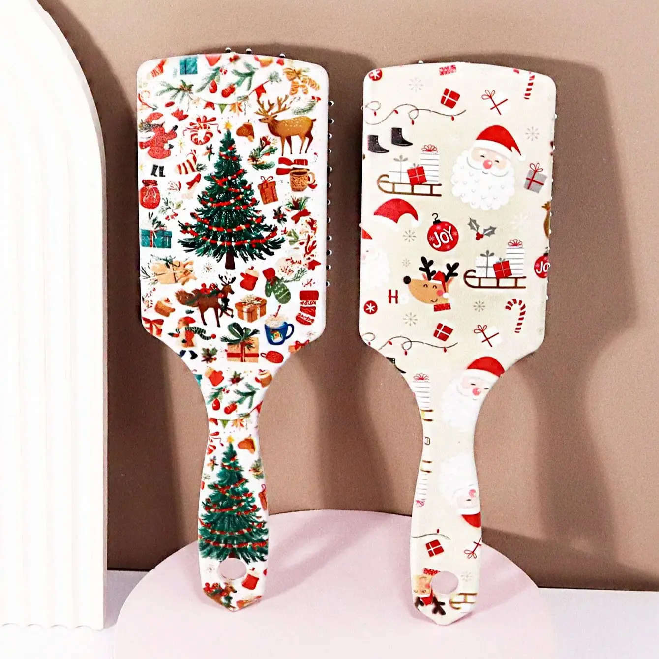 

Christmas themed printed air cushion comb, soft nylon bristles, suitable as a Christmas gift Special for real hair wigs