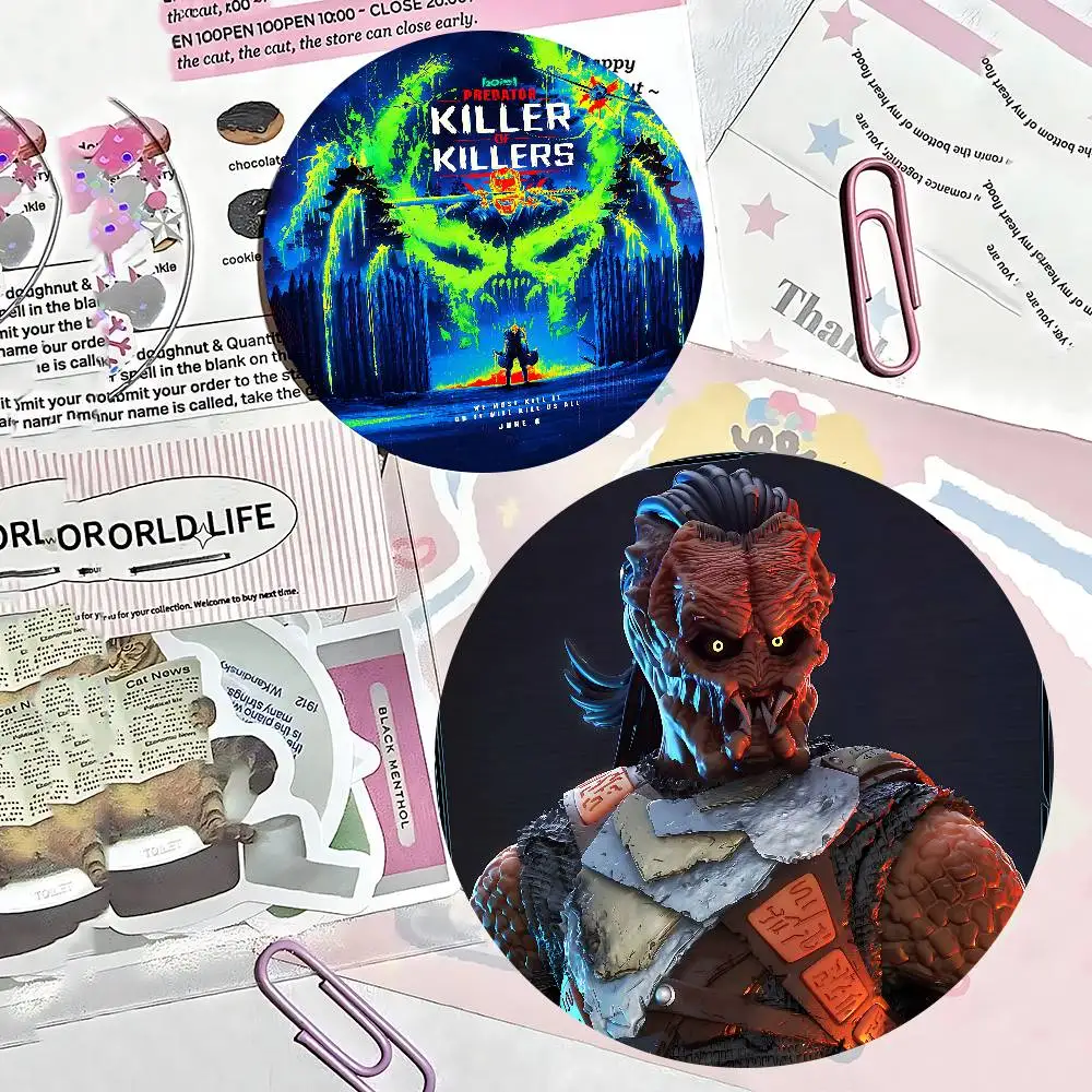 فيلم P-Predator Badlands 32/44/58 مللي متر دبابيس كرتونية مستديرة دبابيس يدوية لحقيبة الظهر مجوهرات اكسسوارات هدايا شارة إبداعية #3