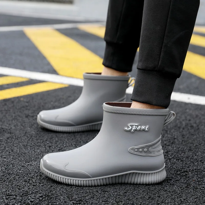 New Men\'s Fashion Non-Slip Rain Boots Outdoor Non-Slip Fishing Boots Kitchen Work Shoes Unisex Comfortable Waterproof Work Shoes