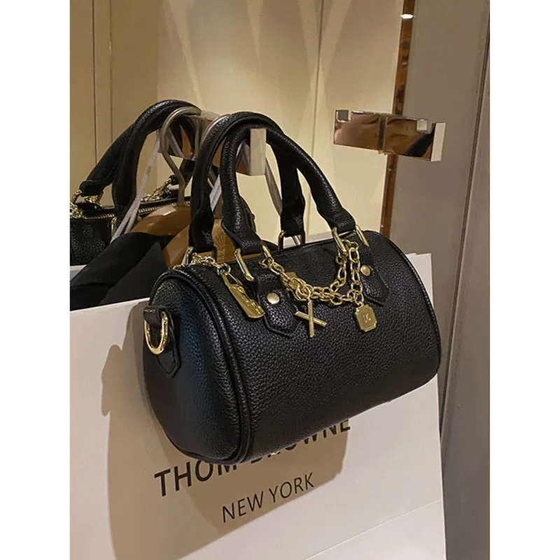 High-End Design Sense Niche Roundness Bag 2023 New Female Chains Crossbody Pack Popular Sweet Cool Boston Handbag PU Leather