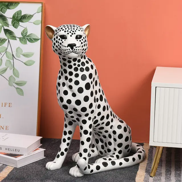 Luxury Home Garden Item Leopard Statue Decor Resin Dotted Life Size Animal Jaguar Sculpture Living Room Decoration