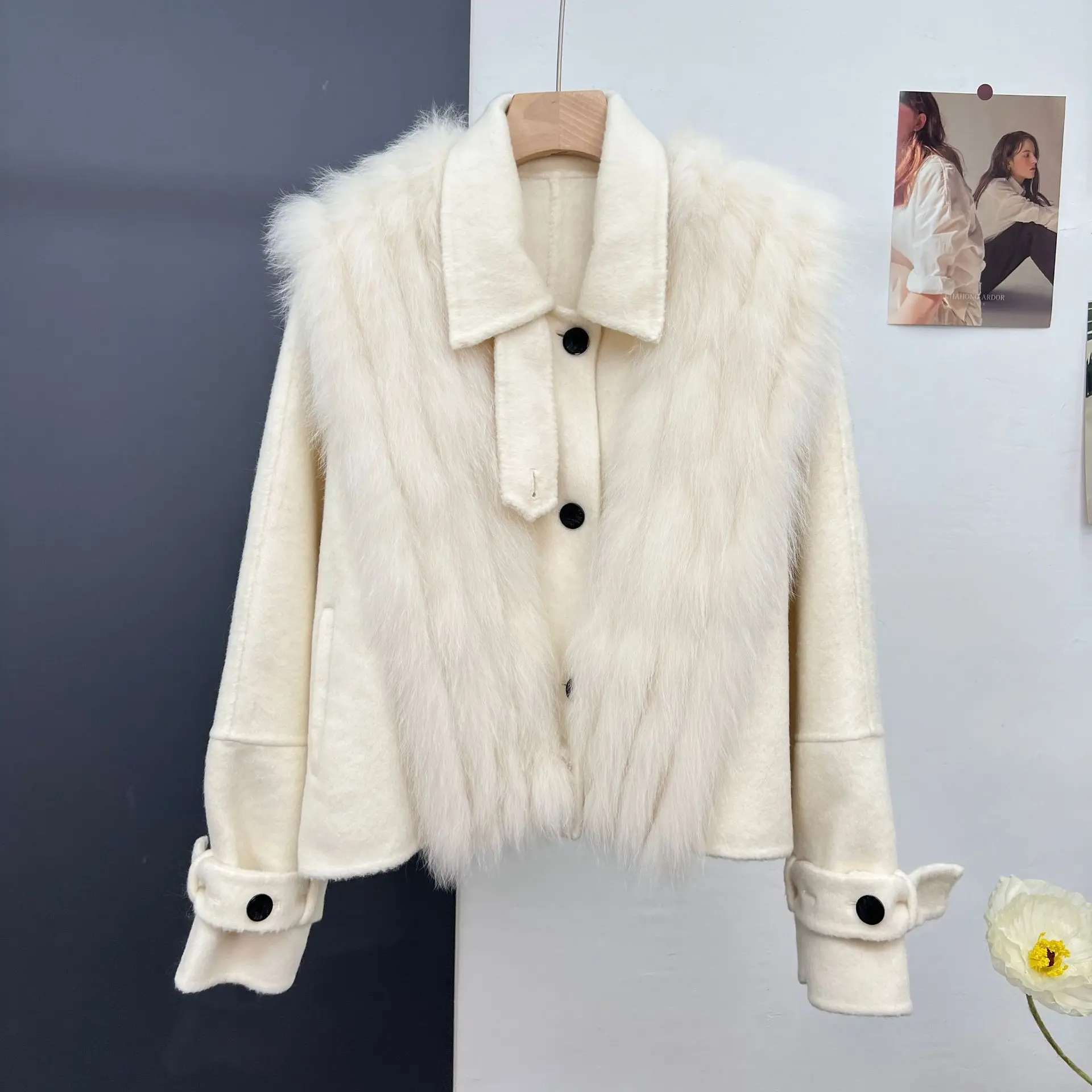 Autumn and Winter New Collection: True Fur Fur Grass Coat, Woolen Coat, Women's Short Style, Cudgelet Sleeves, Lazy