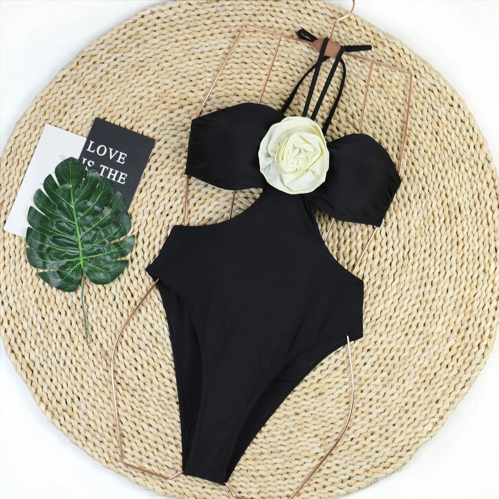 สีดํา One Piece ชุดว่ายน้ํา 2025 Vintage Retro ชุดว่ายน้ําผู้หญิง 3D ดอกไม้ชุดว่ายน้ํา Halter Beachwear Monokini ชุดว่ายน้ําหญิง