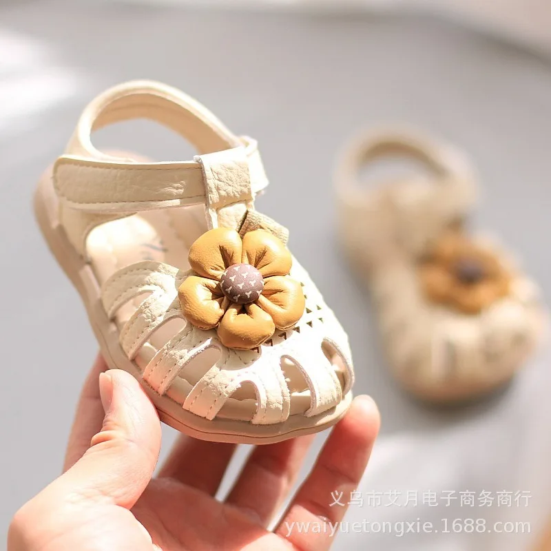 

Girl Summer Princess Sandal Soft Sole Versatile Baby Shoe Beach Shoe Children PU Leather Sandal Covered Head First Walking Shoes