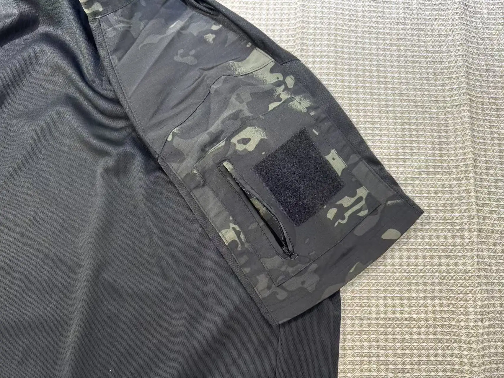 Taktisches Frosch-Shirt für Herren, kurzärmelig, UF, schnell trocknend, feuchtigkeitsableitend, T-Shirt für Outdoor-Militärtraining, Wandern – Detail 5