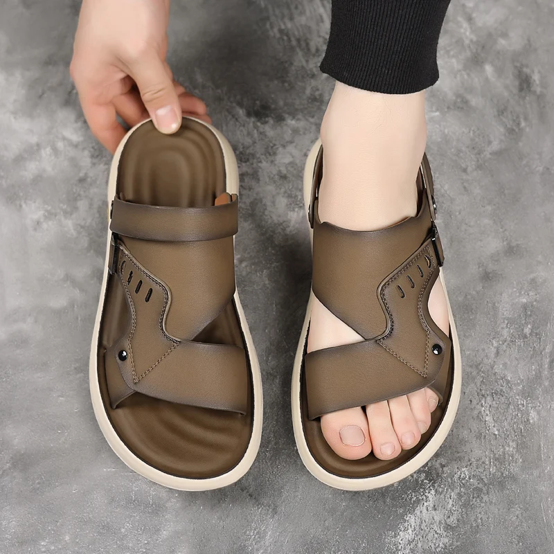 Summer New Men's Cowhide Comfortable Soft Soled Casual Sandals Fashionable Popular Outdoor Breathable and Non Slip Beach Shoes