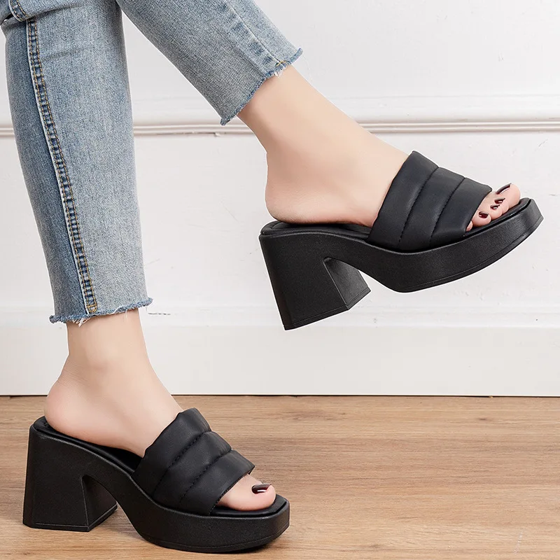 Pantofle letnie buty na wysokim obcasie damskie masywne sandały projektują nowe buty na co dzień na platformie z klapkami zapinki Zapatos Femme