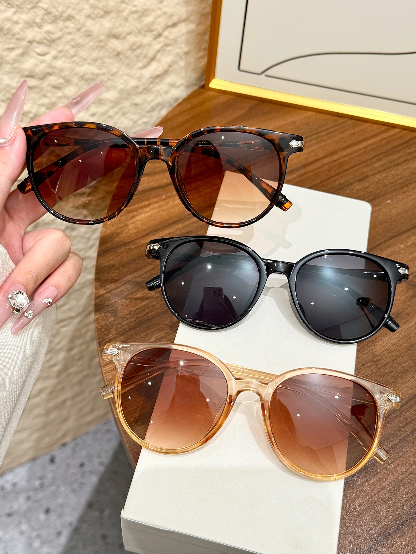 3Pcs Unisex Cat-Eye Fashion Glasses Set, Suitable for Street Photography Outfits, Multi-Color Combination Set