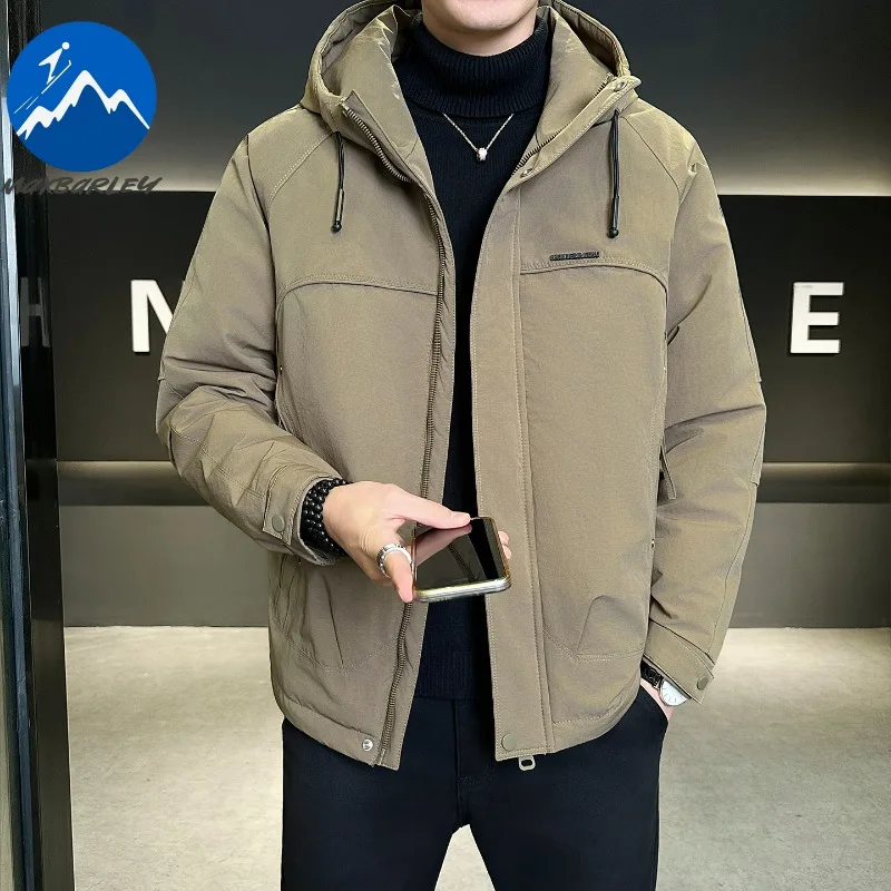 Maxbarley 2026 الشتاء الرجال أسفل سترة الراقية الرجعية بلون الأبيض بطة أسفل سترة دافئة رجل الكورية سميكة مقنعين معطف منتفخ