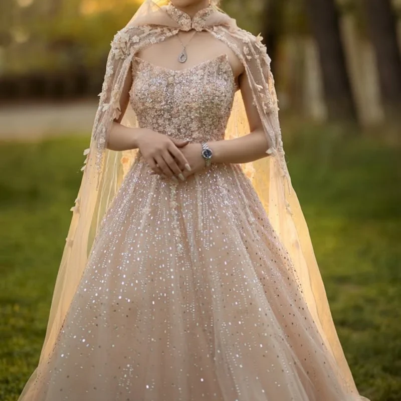 Abito Quinceanera champagne chiaro lucido Decalcomania glitterata Perline in pizzo con spalle scoperte Coda lunga Abiti da 15 Quinceanera ﻿ Personalizza