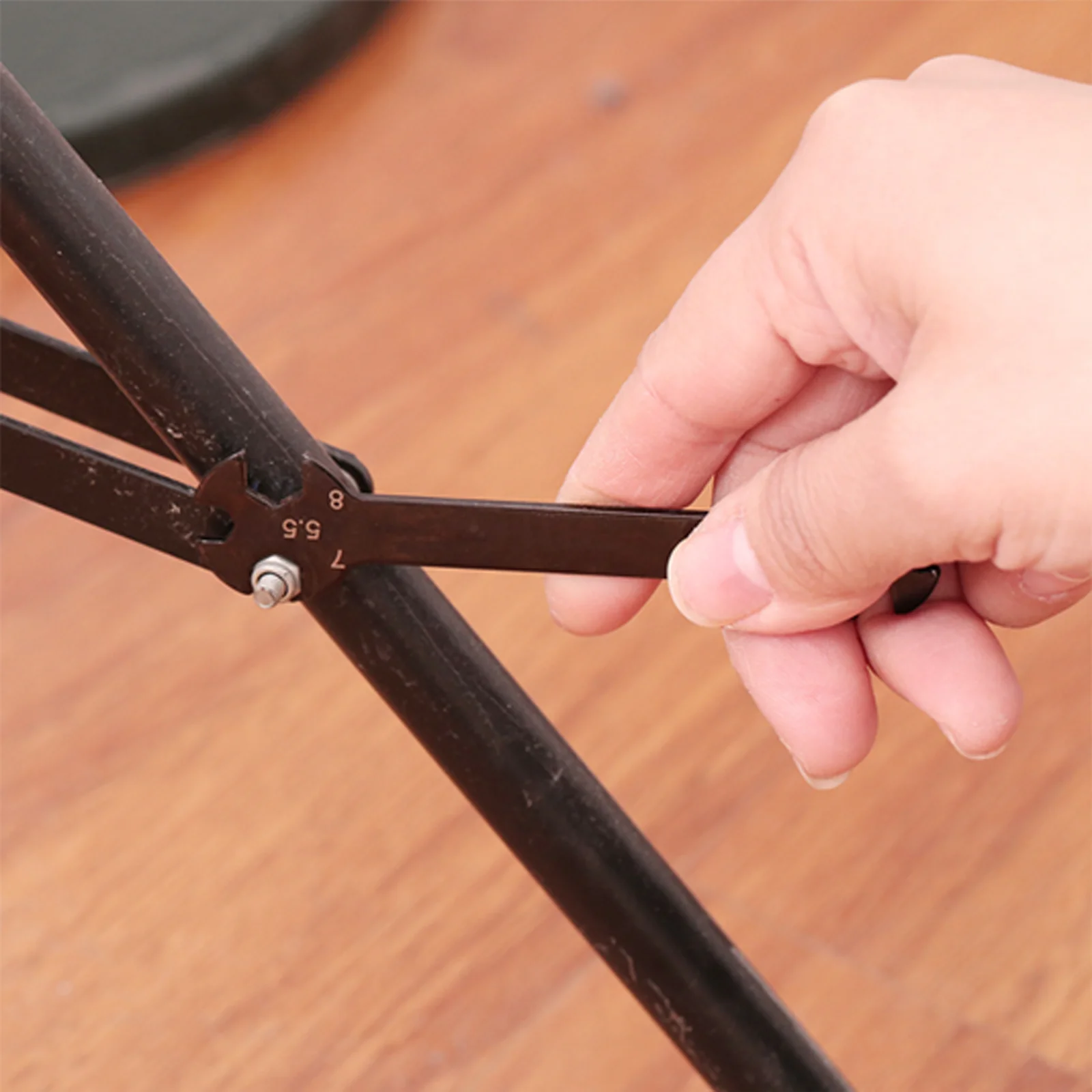 مفتاح ربط نموذجي 6 في 1 يمكن التحكم فيه عن بعد، يتضمن 3 مم/4 مم/5 مم/5.5 مم/7 مم/8 مم لإزالة وصواميل سداسية #6