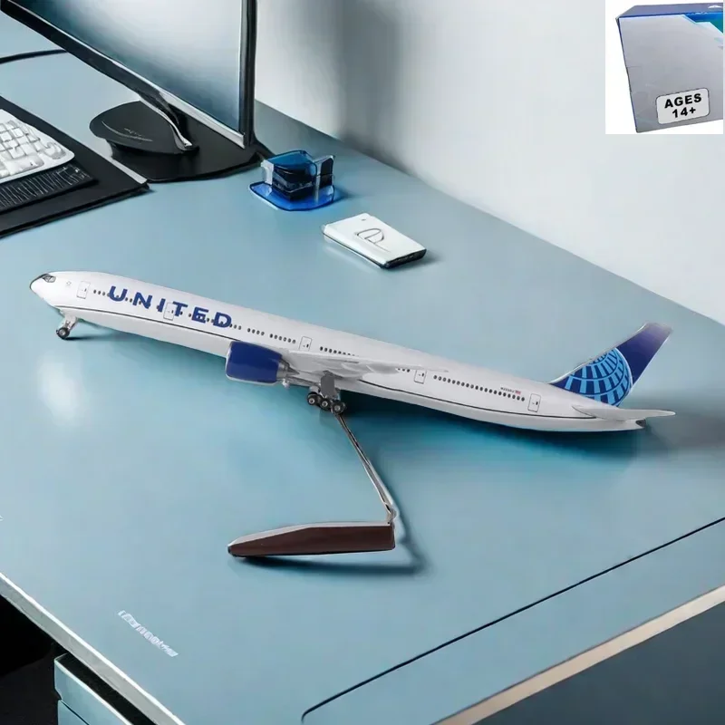 

47CM 1/157 Scale 777 B777 Aircraft UNITED Airlines Model W Light and Wheel Landing Gear Plastic Resin Plane Toy F Collection
