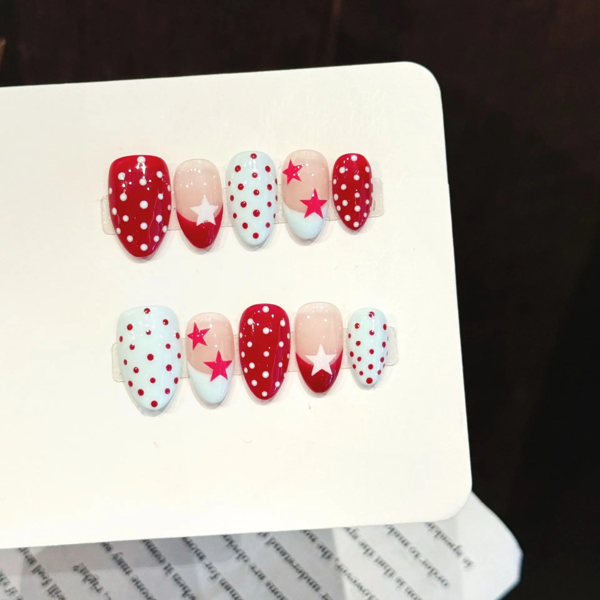 

10pcs Y2k Five-pointed Stars Press On Nails Handmade Red White Wave Point Design Fake Nails Short Almond French Style False Nail