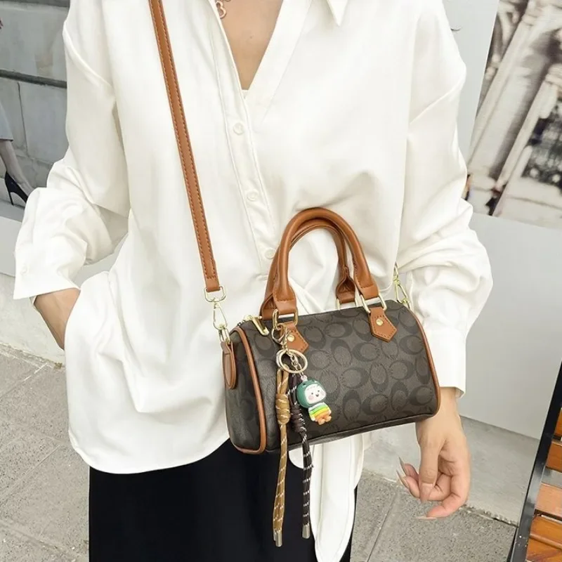 

Sophisticated Classic Diaper Bag Handbag Crossbody Coffee Shop Work Session Exquisite Chic Sleek Fashionable User-Friendly
