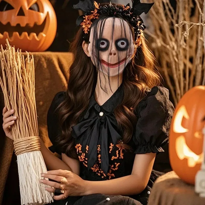 不気味な悪役ピエロ ハロウィンマスク フルフェイス 怖いコスチューム 軽量で丈夫なプラスチック製 ホラーコスプレ小道具 変わった笑顔付き