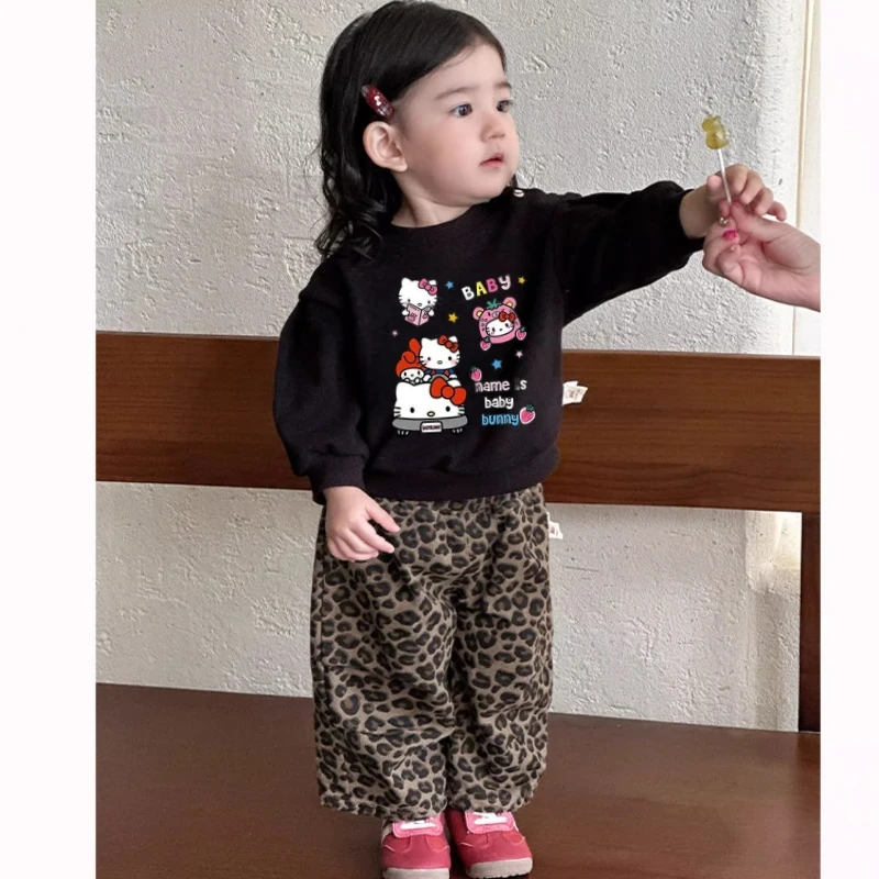 

Комплект одежды для девочек, осенние детские толстовки, пуловер, топ «Hello Kitty», брюки с леопардовым принтом, костюм из 2 предметов, детские милые спортивные костюмы, наряд