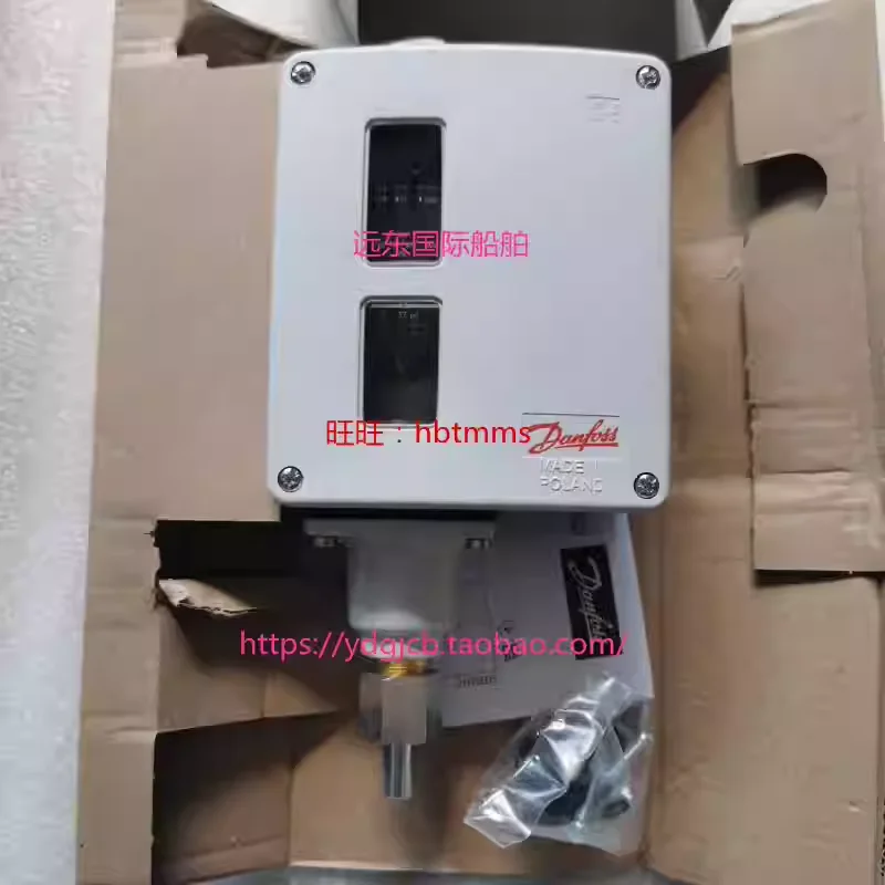Danfoss RT5 Pressure Sensor (4–17 bar) — In Stock | G3/8A Connection | Compact Metal Controller | Model: 017-525566
