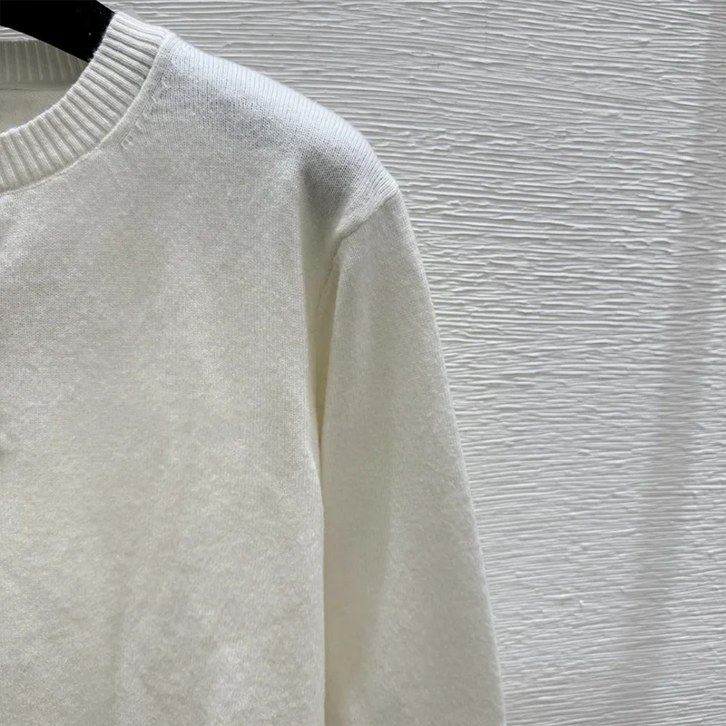 เสื้อสเวตเตอร์ผู้หญิงปักตัวอักษรมินิมอลคุณภาพสูงเสื้อผ้าฤดูใบไม้ร่วงฤดูหนาวคลาสสิก 251028253