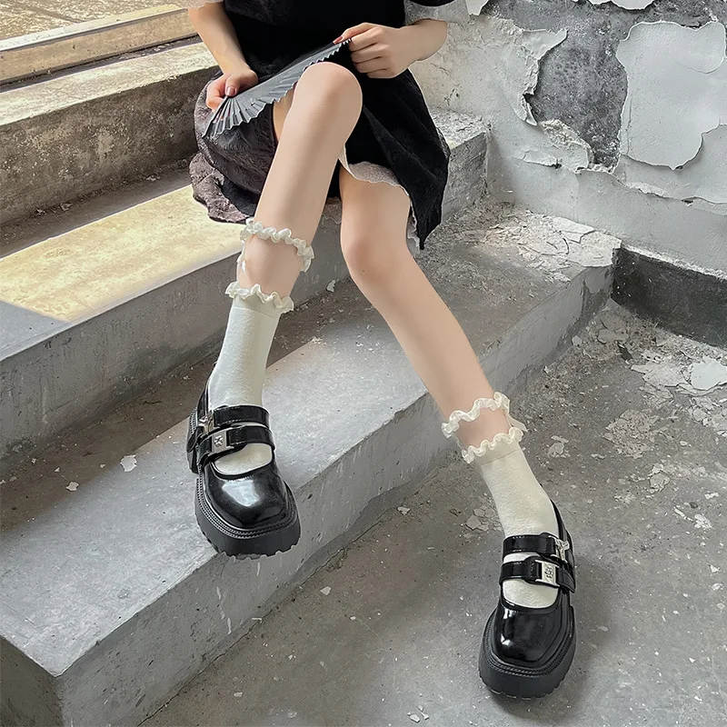 

2 Pairs Lolita Maiden Mid-tube Tide Day System Black And White Personality Bow Net Yarn Lace Pure Desire Pile Socks