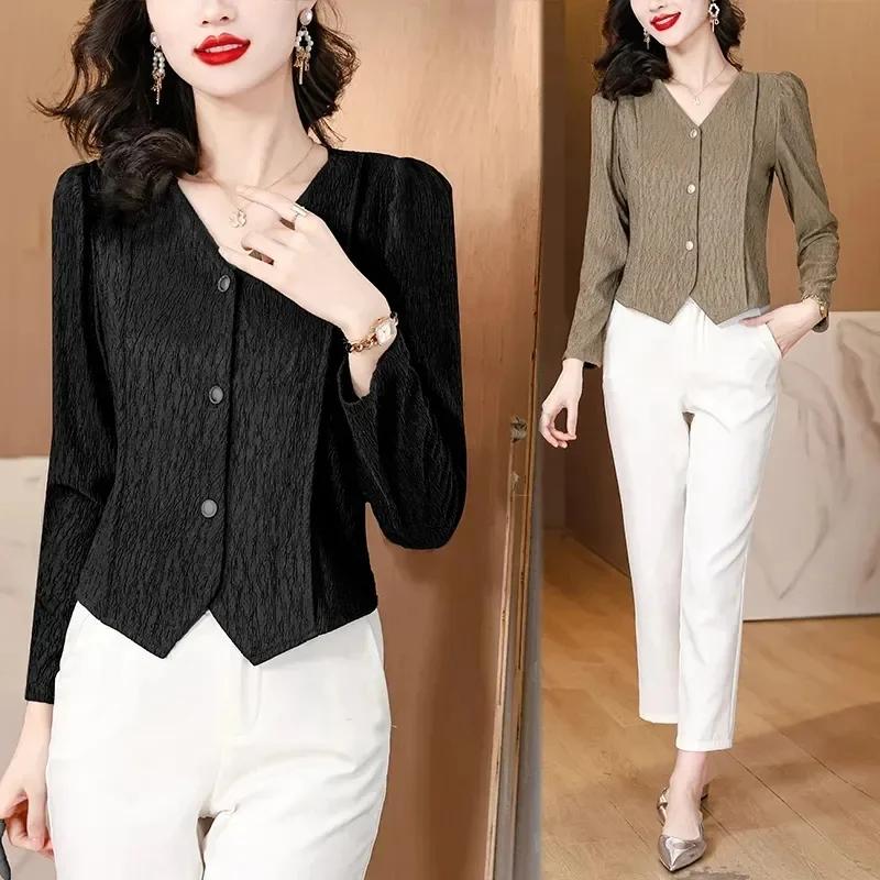 Camicia francese con scollo a V Nuovo cappotto da donna Primavera Autunno 2026 Design Sense Giacche Stile occidentale Moda Chic Top femminili Camicetta allentata