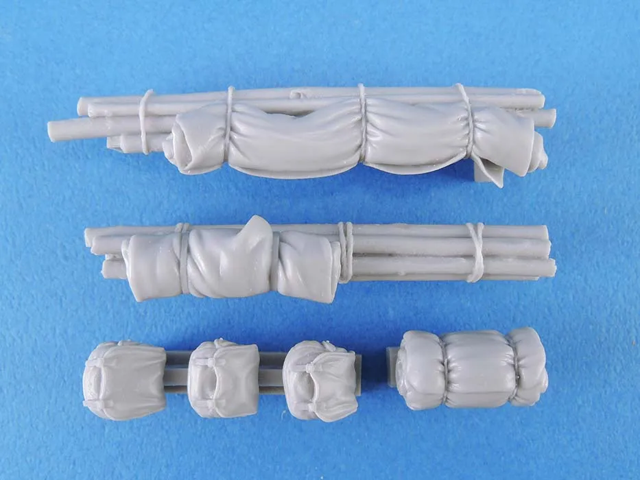 1/35 Casting Resin Model Assembly Kit, GK， Light Tank Marching Equipment, Unpainted